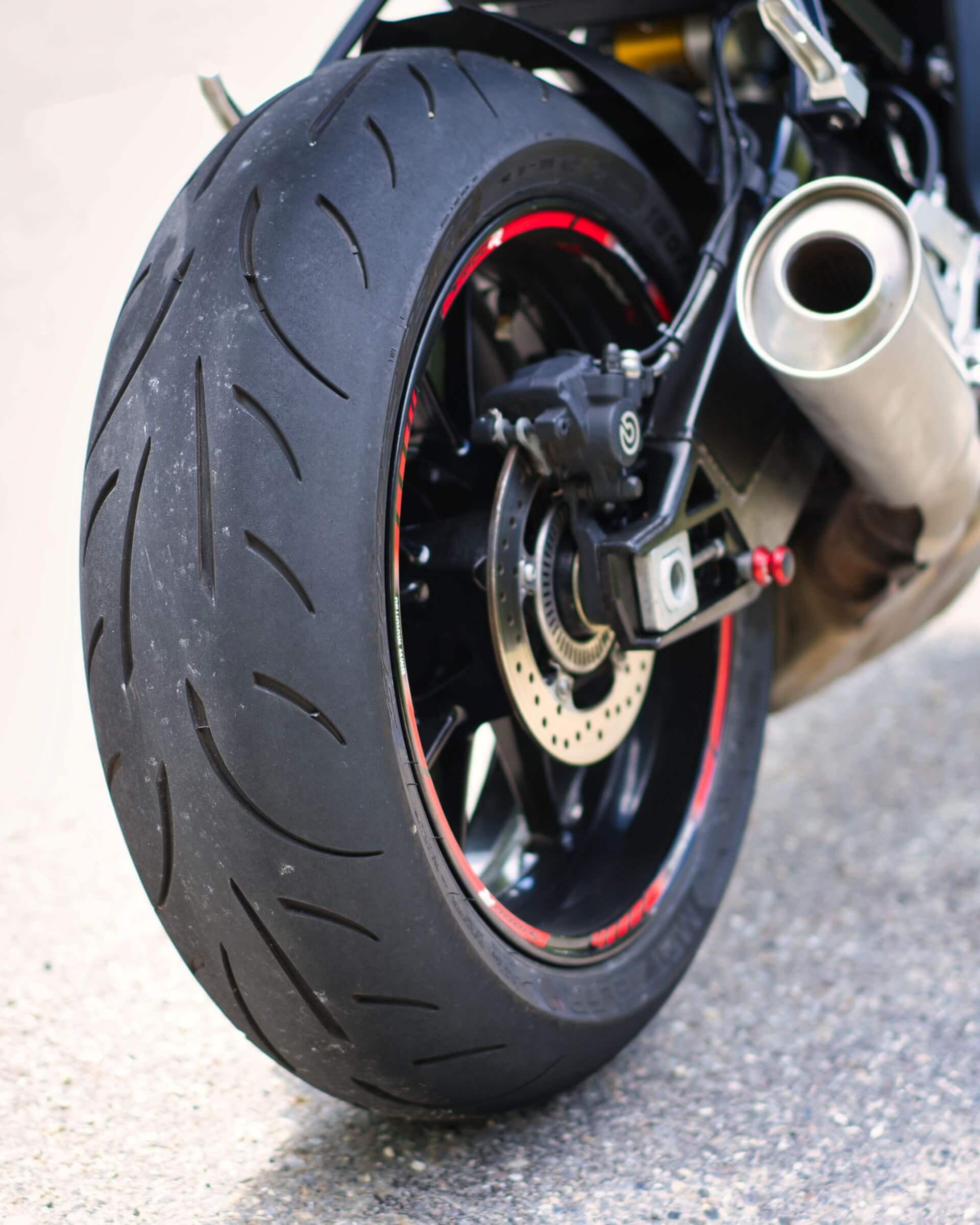 BMW S1000R Metzeler Sportec M9 RR Hinterachse BMW S1000R Metzeler Sportec M9 RR Hinterachse