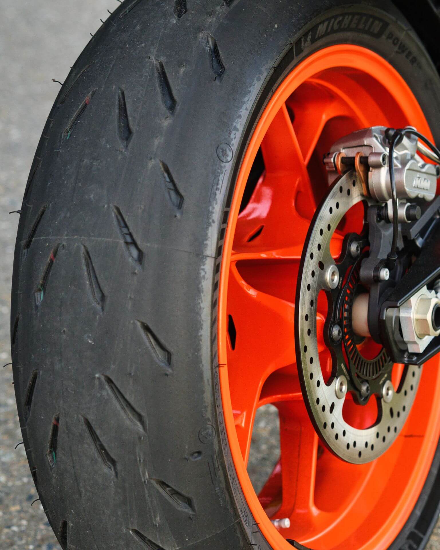 Michelin Power GP Hinterrad KTM 890 SMT Michelin Power GP Hinterrad KTM 890 SMT