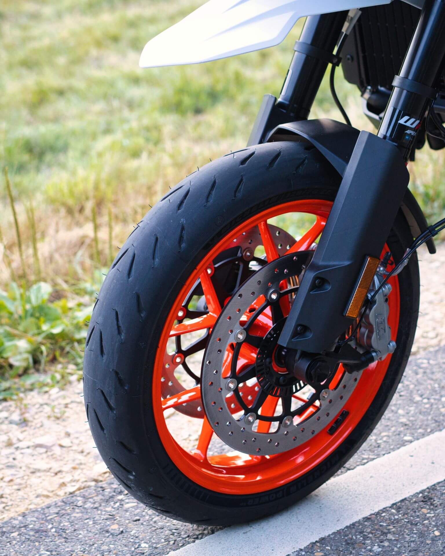 Michelin Power GP Vorderrad KTM 890 SMT Michelin Power GP Vorderrad KTM 890 SMT