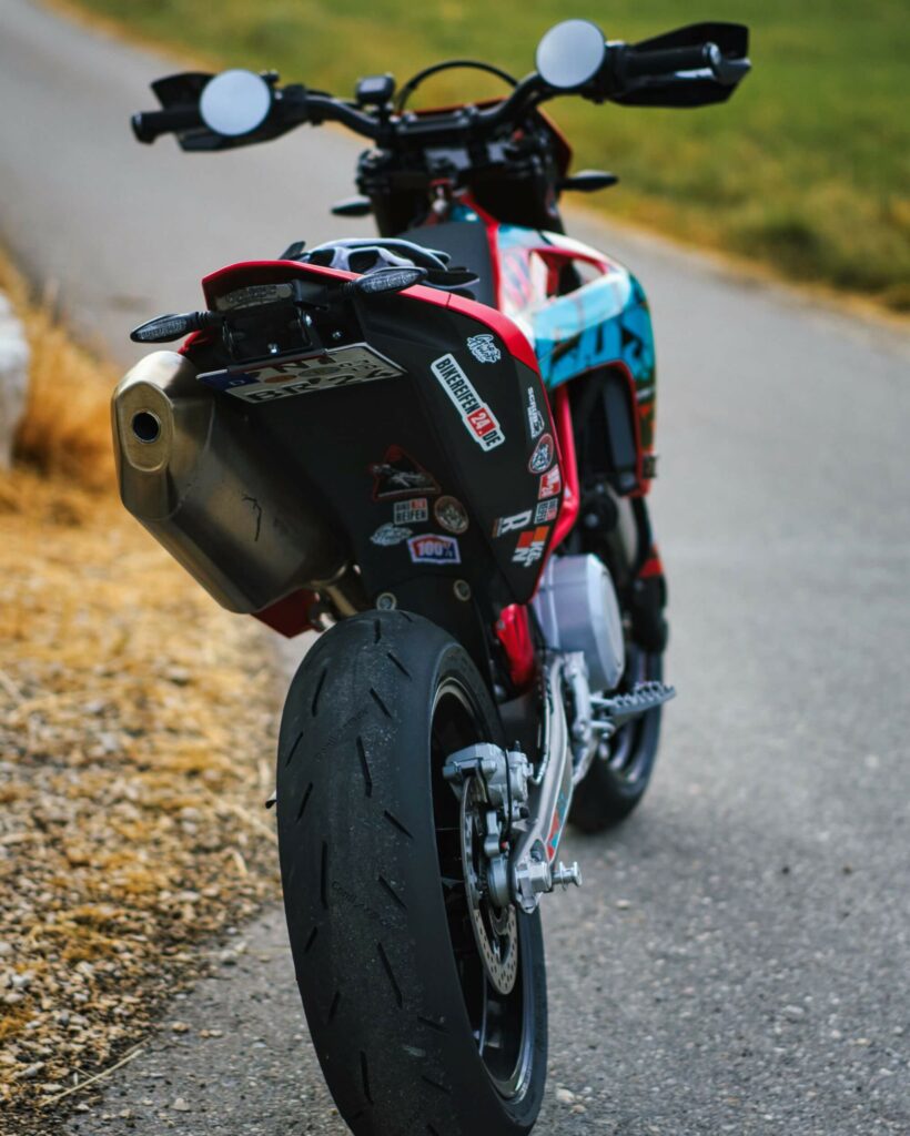 ContiRaceAttack 2 Test & Erfahrungen (Soft/Medium) GasGas SM 700 RaceAttack 2 Medium Hinterrad